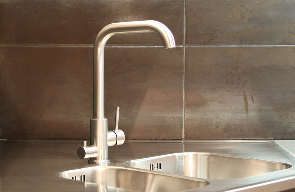 faucet with diverter for dishwashing machine